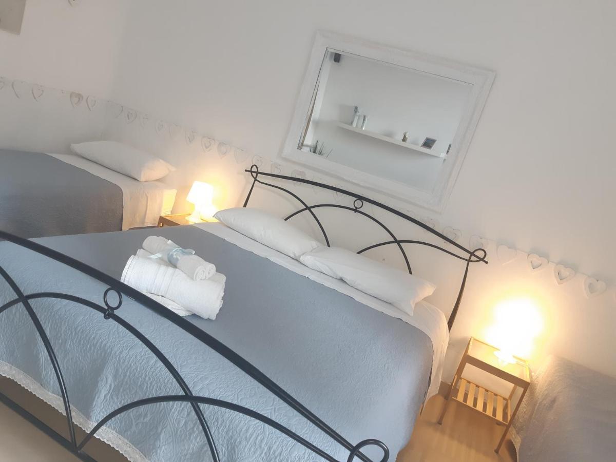 Dimora Filangieri Bed & Breakfast Наполи Екстериор снимка